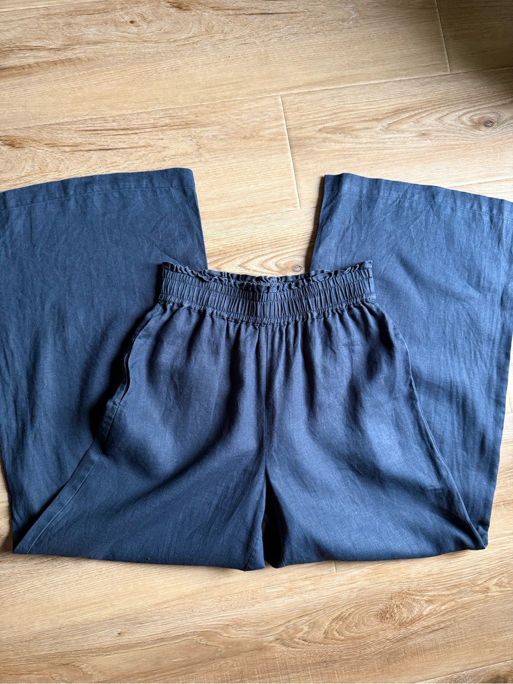 Esmaee’ Linen Wide Leg Pant in Blue - Picture 3 of 12